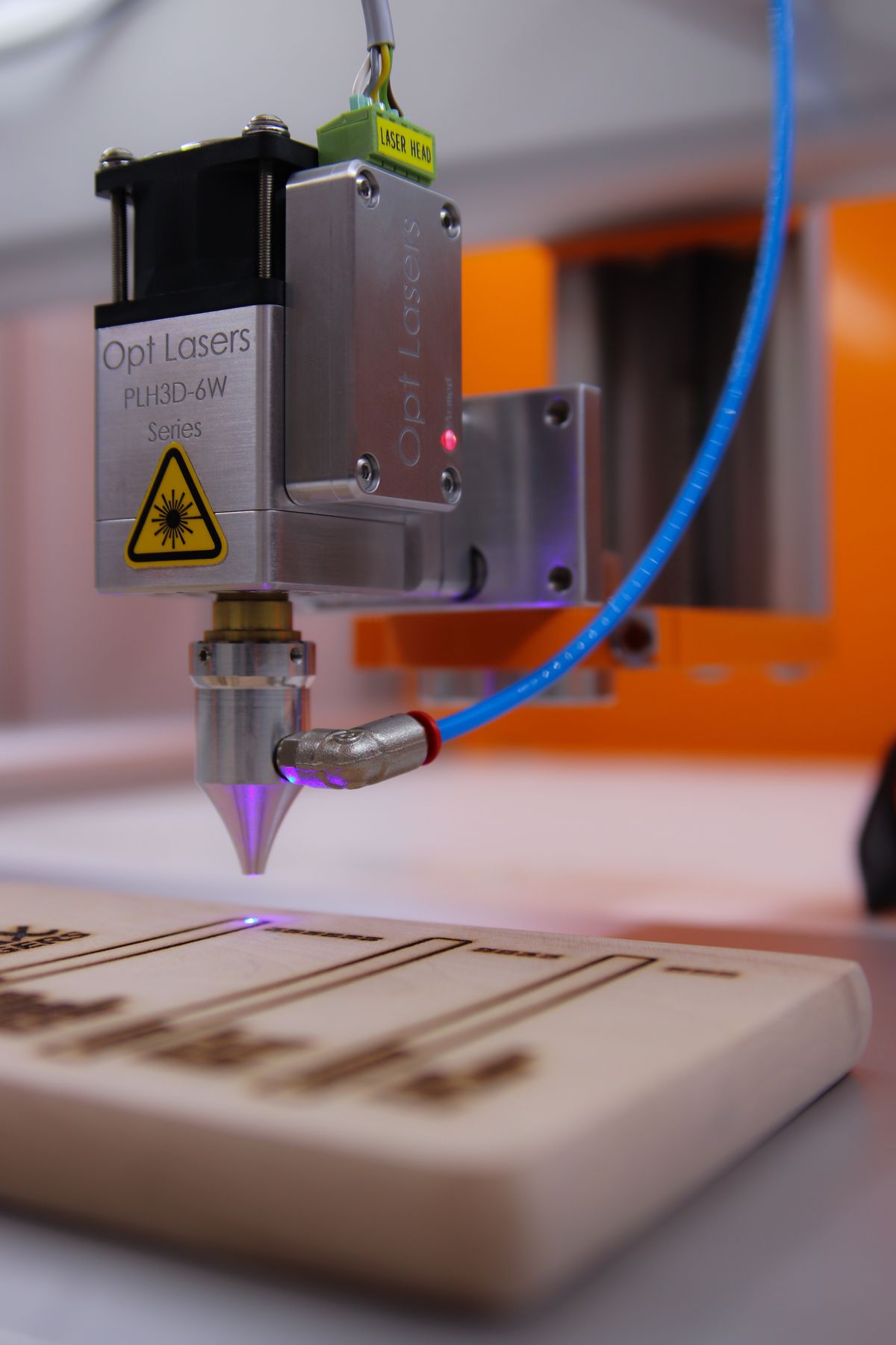 Ảnh minh họa nhóm Khắc laser — Dấu ấn trên từng chất liệu